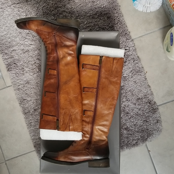 Russet two calf Vince Camuto tall boot 🧔🥾 sz.6.5m - Picture 2 of 5